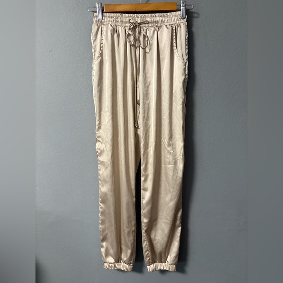 Valija Satin Cream Pull-on Jogger Trouser Pants with Pockets. Size X-Small - Picture 1 of 7